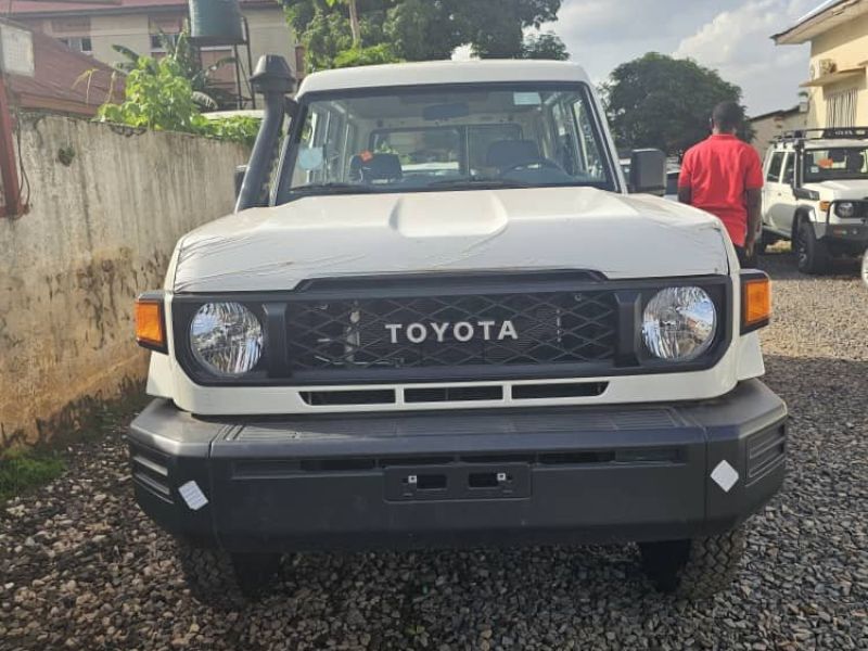 Toyota Land Cruiser - Excellent état, missionnaire, 4x4. 
