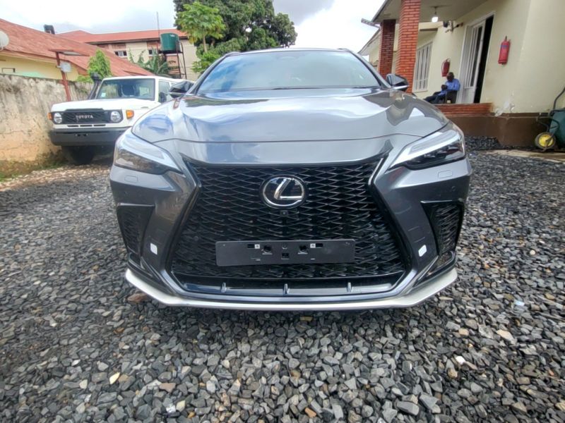 Lexus NX 350h- Excellent état